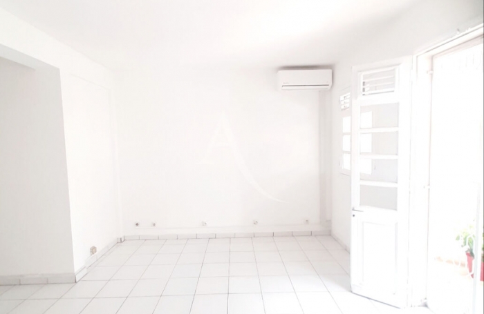 Location Divers 58m² 2 pièces Fort de france