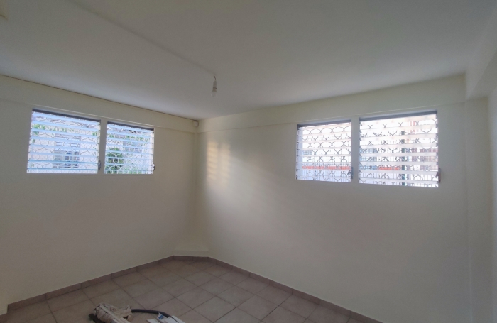 T4 entièrement rénové avec jardin cloturé- plateau Fofo