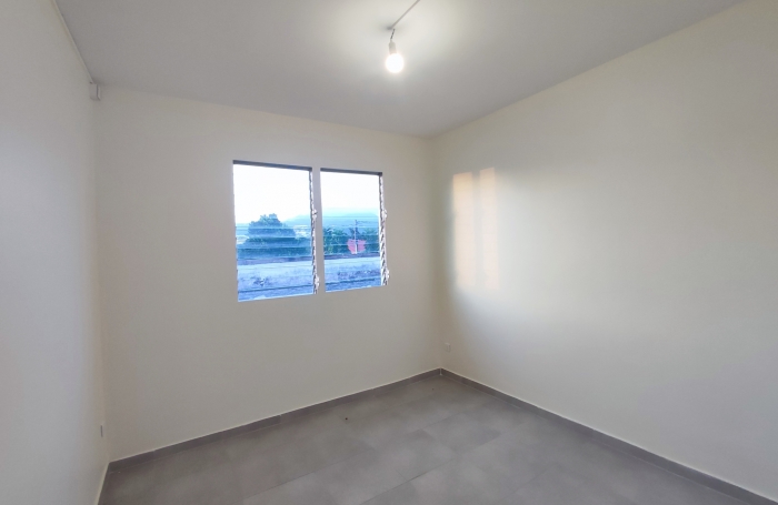 T4 entièrement rénové avec cour- plateau Fofo