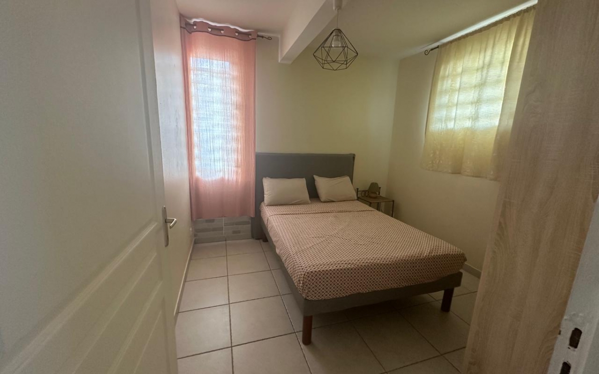 A LOUER APPARTEMENT  T3 MEUBLE AVEC 2 TERRASSES