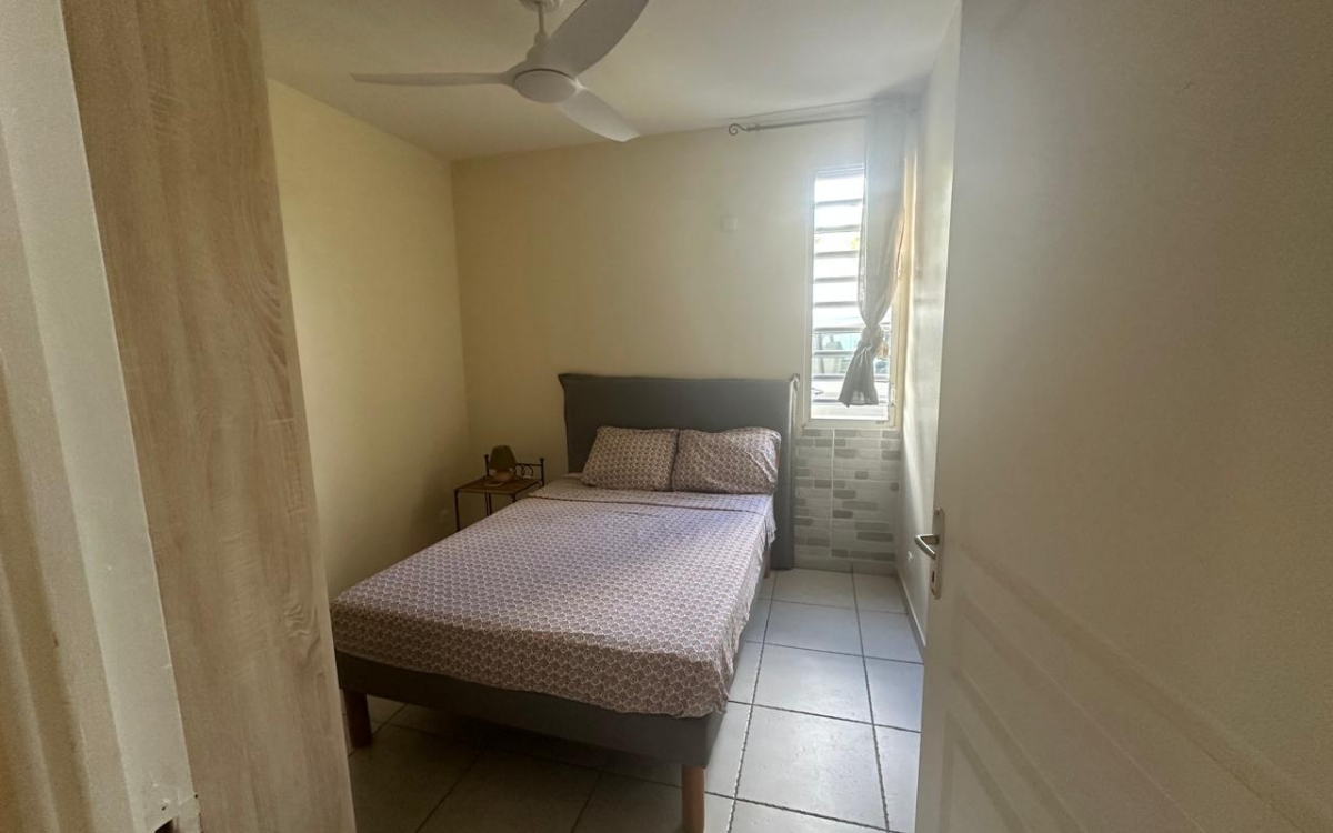 A LOUER APPARTEMENT  T3 MEUBLE AVEC 2 TERRASSES