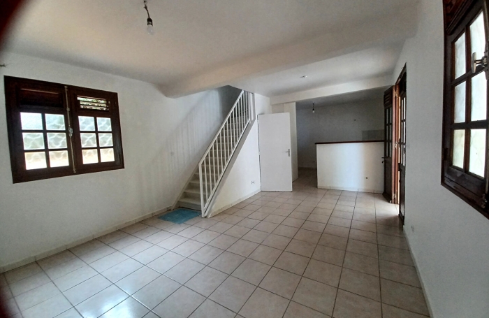 Location Appartement 70m&sup2; 3 pi&egrave;ces Saint-Joseph