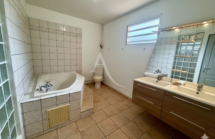 Vente Maison 110m&sup2; 5 pi&egrave;ces Rivi&egrave;re Sal&eacute;e