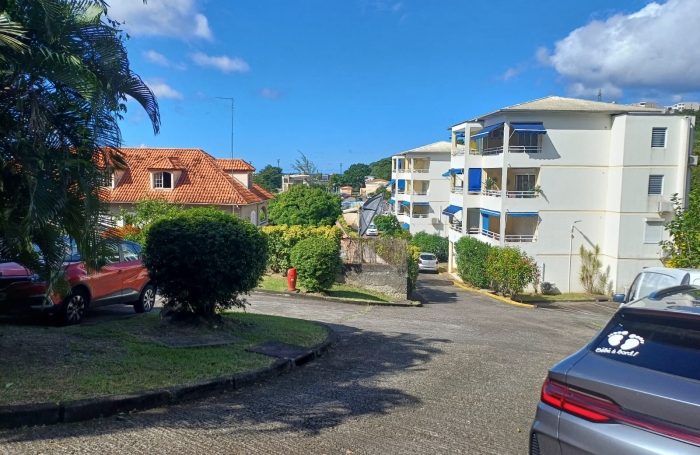 T2 vendu avec locataire en place - Case Navire - SCHOELCHER