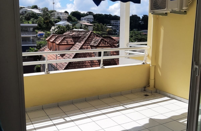 T2 vendu avec locataire en place - Case Navire - SCHOELCHER