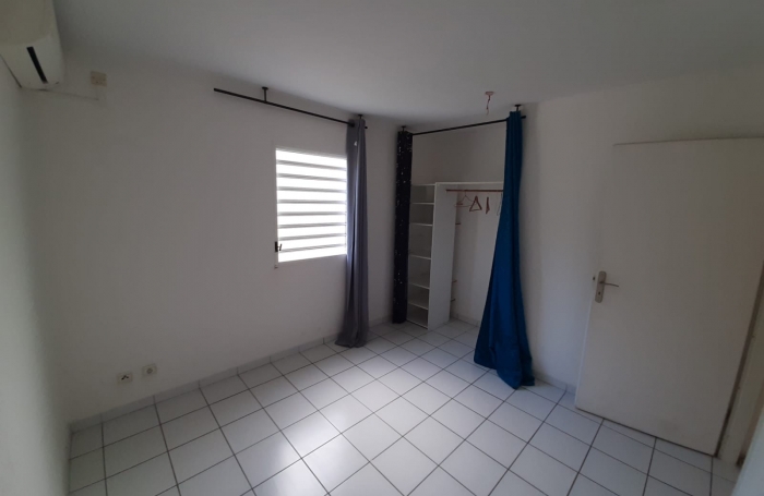 T2 vendu avec locataire en place - Case Navire - SCHOELCHER