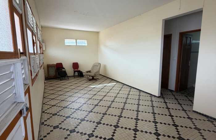 Immeuble &agrave; r&eacute;nover au Saint-Esprit