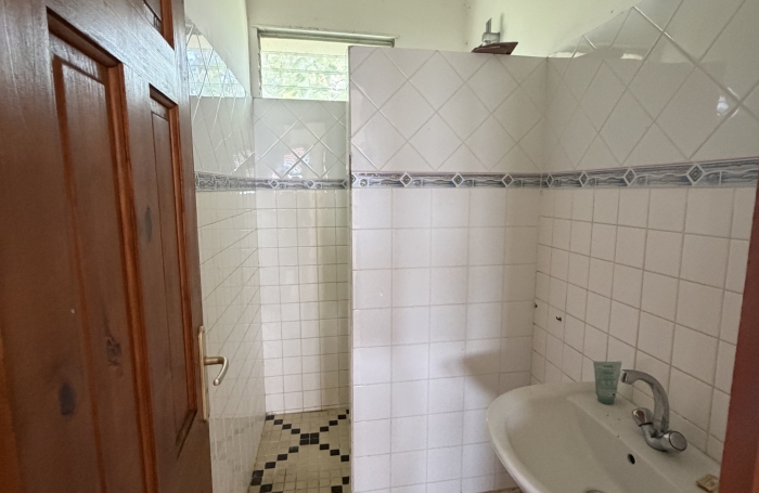 Immeuble &agrave; r&eacute;nover au Saint-Esprit