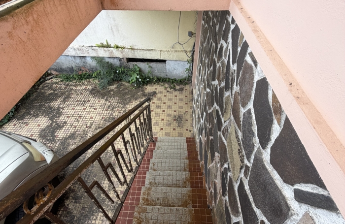 Immeuble &agrave; r&eacute;nover au Saint-Esprit