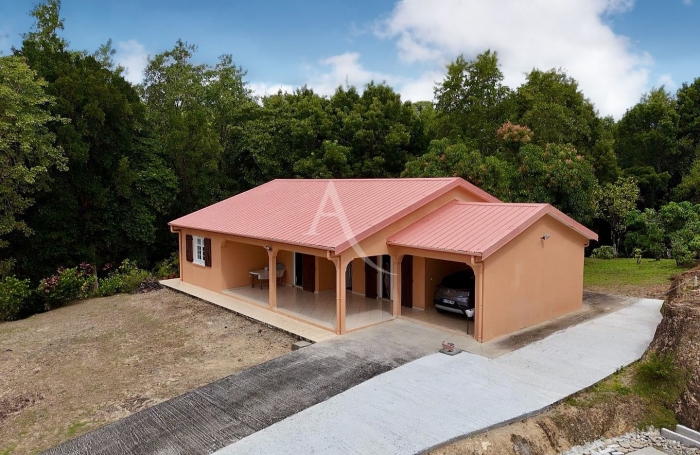 Vente Maison 105.59m&sup2; 4 pi&egrave;ces Schoelcher