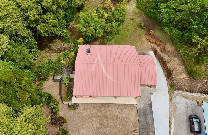 Vente Maison 105.59m&sup2; 4 pi&egrave;ces Schoelcher