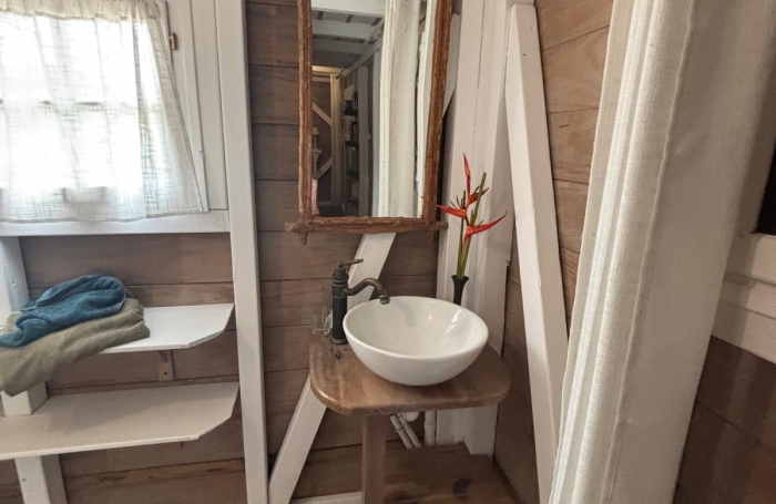 Ensemble 4 habitations + 4 piscines - Terrain 4845m2 - RIVIERE PILOTE