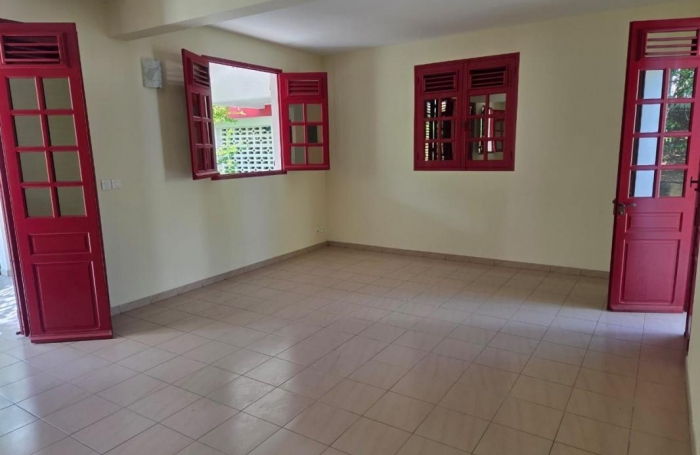 Location Maison 91.81m&sup2; 4 pièces Saint-Esprit