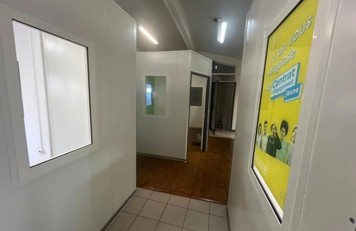 Location Bureaux 216m&sup2; 14 pièces Ducos