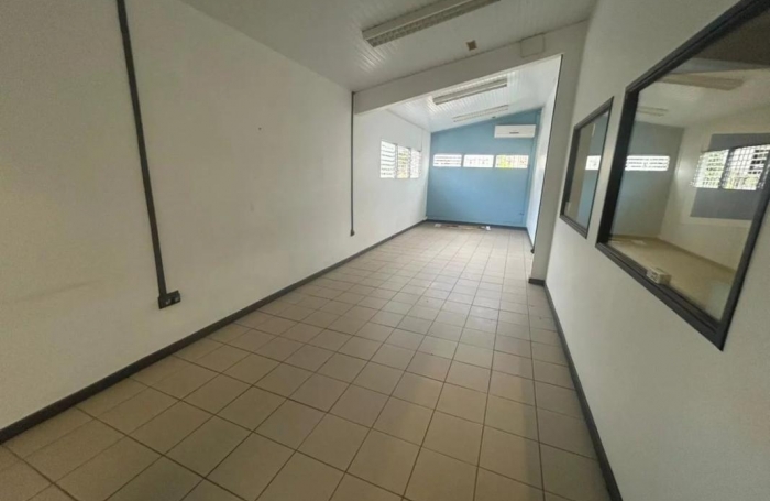 Location Bureaux 216m&sup2; 14 pièces Ducos