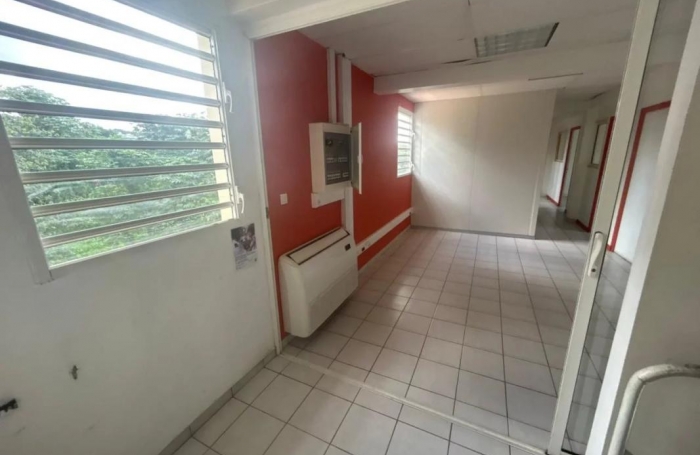 Location Bureaux 216m&sup2; 14 pièces Ducos