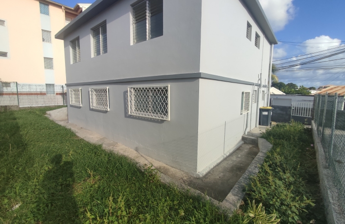 T4 enti&egrave;rement r&eacute;nov&eacute; avec jardin clotur&eacute;- Schoelcher