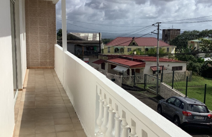 Location Appartement 95m&sup2; 4 pi&egrave;ces Saint-Joseph