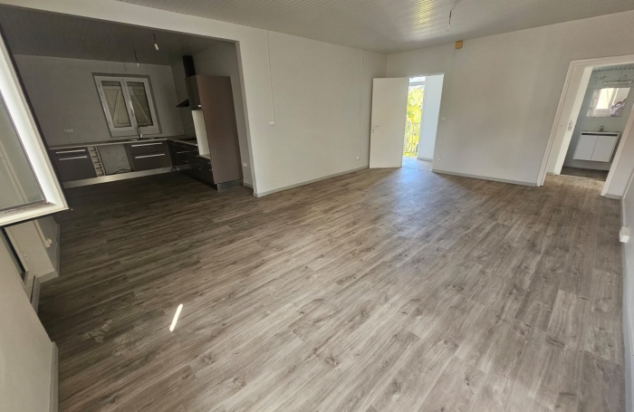 Basse-Pointe   Vue mer   Bien mixte habitation / professionnel