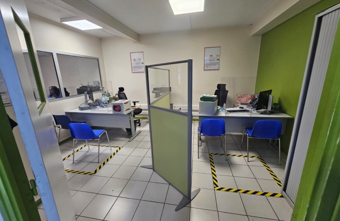 Rivi&egrave;re-Sal&eacute;e   Bien professionnel &agrave; fort potentiel   210 m2 + terrasses