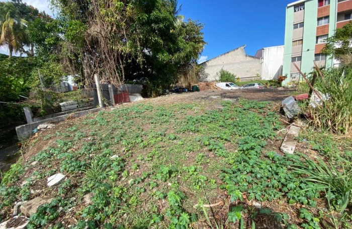 Location Terrain 455m&sup2; Fort de france