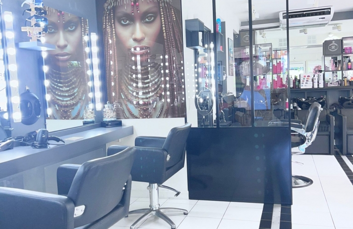 Salon de coiffure dans zone touristique