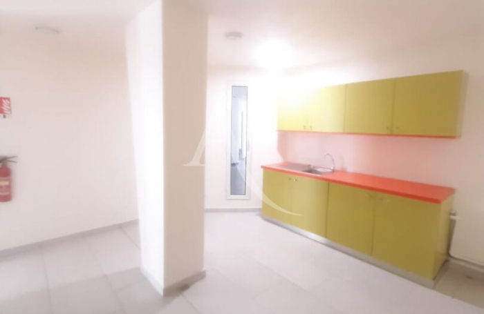 Vente Local commercial 197m&sup2; 7 pi&egrave;ces Fort de france