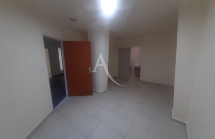 Vente Local commercial 197m&sup2; 7 pi&egrave;ces Fort de france