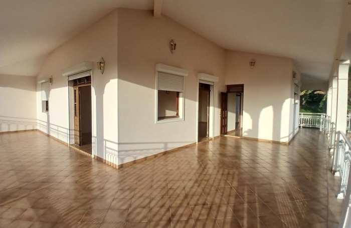 Location Maison 94.58m&sup2; 4 pièces Rivi&egrave;re Sal&eacute;e