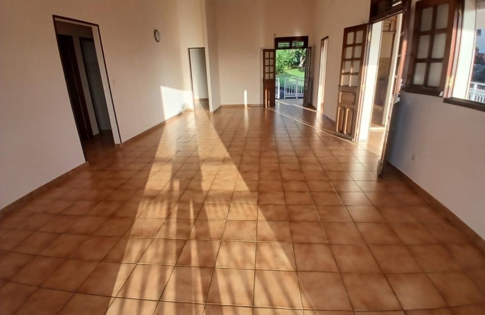 Location Maison 94.58m&sup2; 4 pièces Rivi&egrave;re Sal&eacute;e