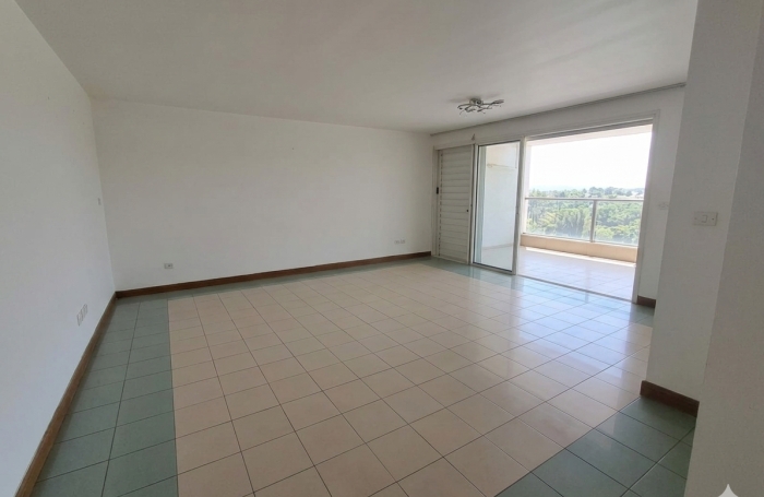 GRAND T4 -BATELIERE avec jardinet