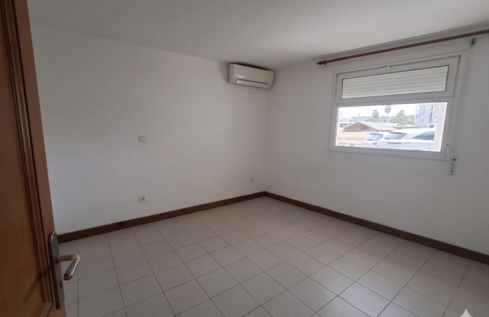 GRAND T4 -BATELIERE avec jardinet