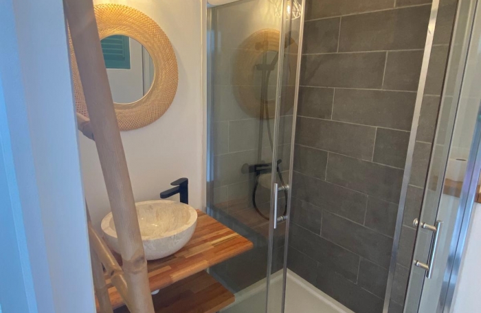 STUDIO VUE MER PANORAMIQUE - PISCINE - PLAGE A PIED - ANSE MITAN - TROIS-ILETS