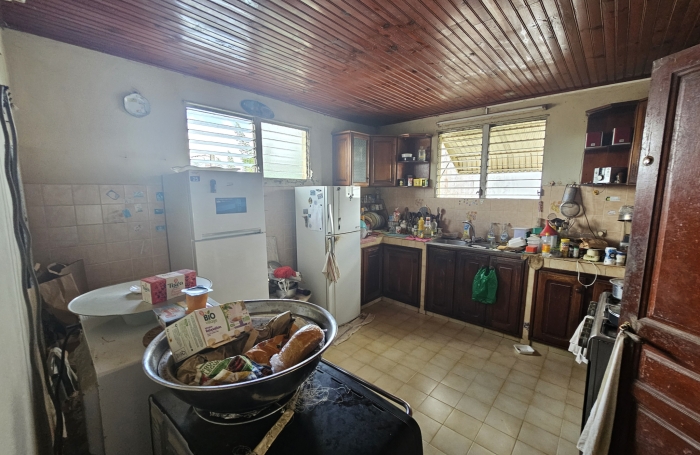 Maison &agrave; renover F5+F2 sur 2 niveaux - LE LAMENTIN