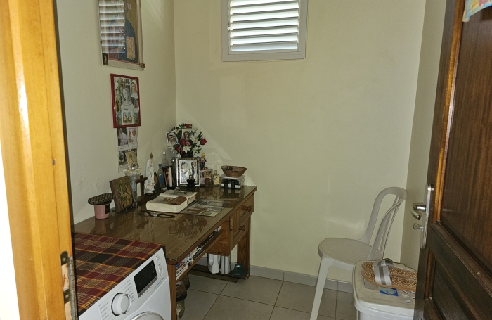 Maison F4 sur 5 071 m2 de terrain, constructible en partie - SCHOELCHER