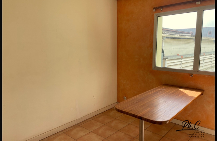 Location Bureaux 65m&sup2; 5 pièces Ducos