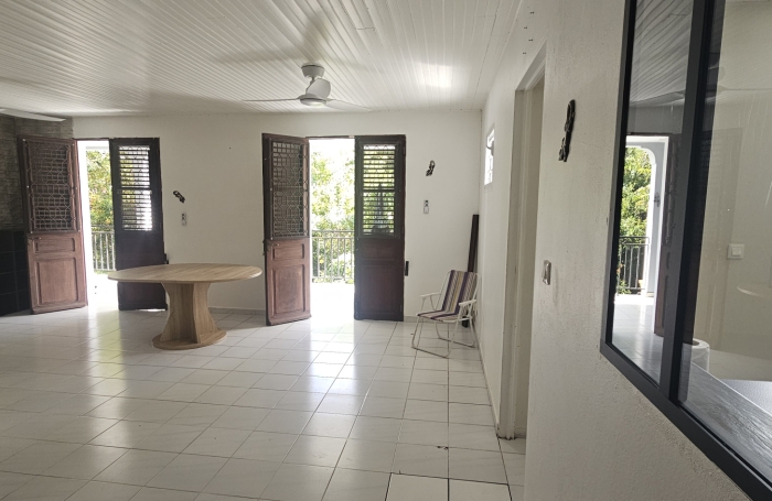 Jolie maison familiale avec grande terrasse et jardin