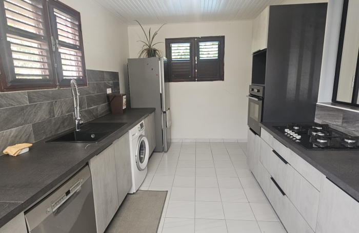 Jolie maison familiale avec grande terrasse et jardin