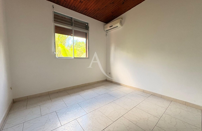 Location Appartement 115m&sup2; 4 pi&egrave;ces Saint-Joseph