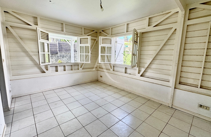 Vente Maison 102.24m&sup2; 4 pi&egrave;ces Saint-Joseph