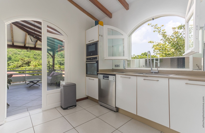 Maison 7 pi&egrave;ces avec piscine a Case Pilote