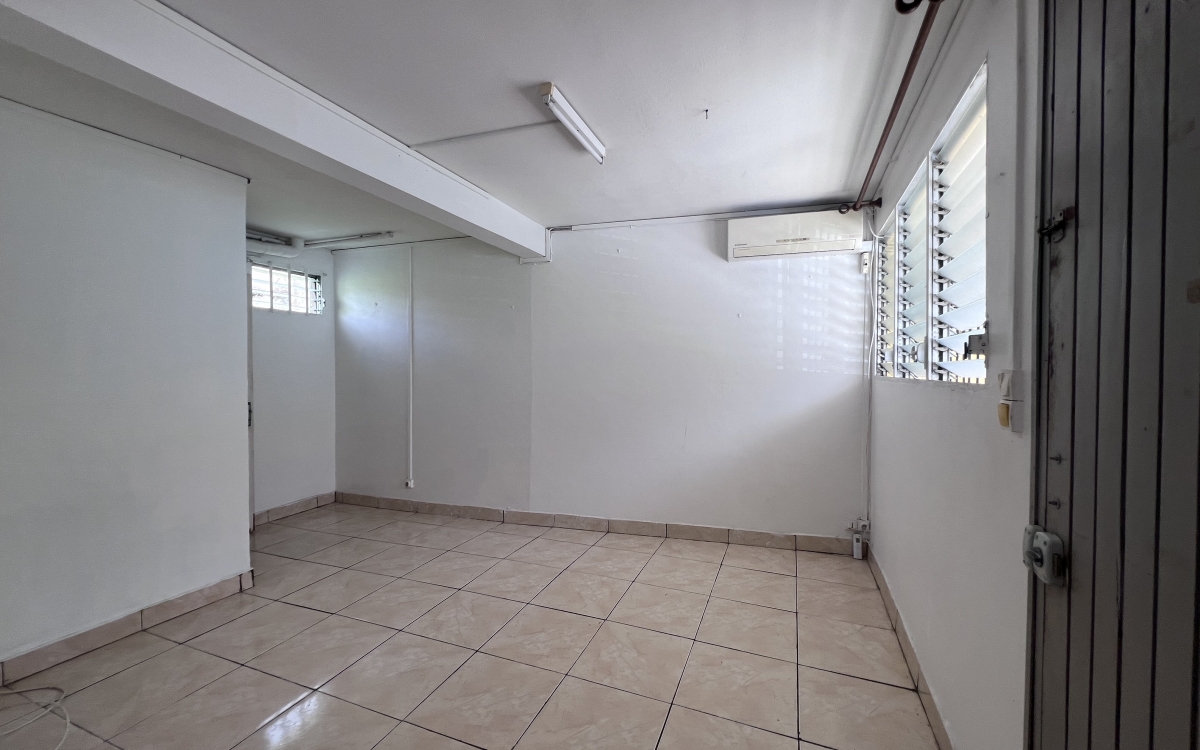 Le LAMENTIN - Maison de ville T4 Bourg 149 000 &euro; FAI