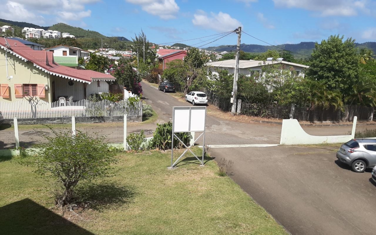 Sainte-Luce T2 r&eacute;nov&eacute; &agrave; 1 min de la plage - 268 K&euro;