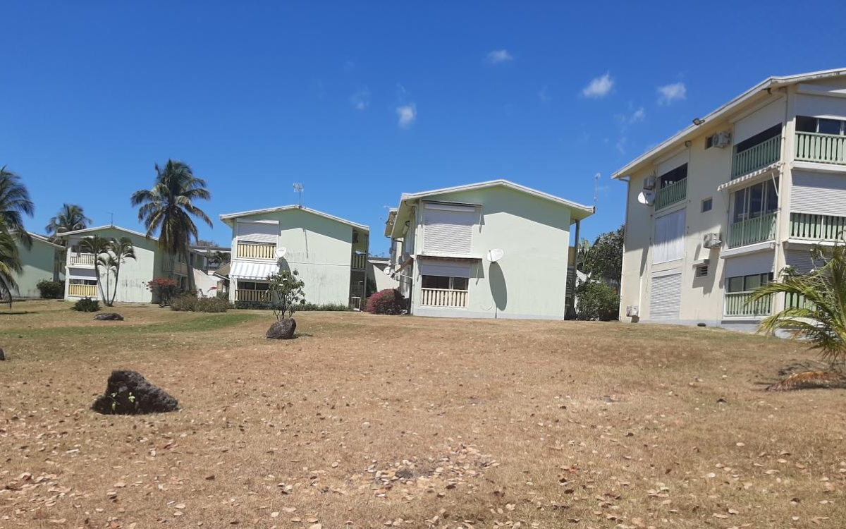 Sainte-Luce T2 r&eacute;nov&eacute; &agrave; 1 min de la plage - 268 K&euro;