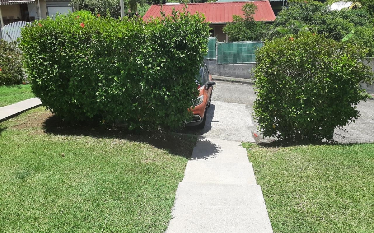 Rivi&egrave;re-Sal&eacute;e Maison T6 avec terrasse et jardin 359 000 &euro; FA