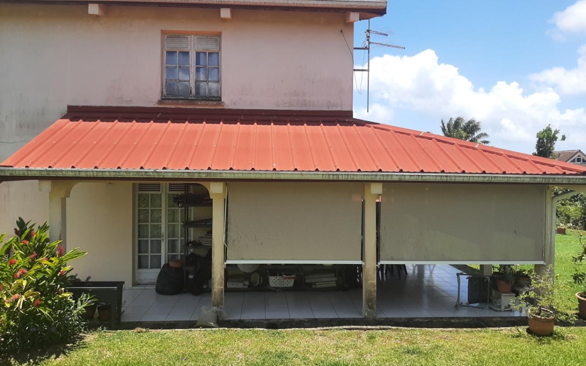 Rivi&egrave;re-Sal&eacute;e Maison T6 avec terrasse et jardin 359 000 &euro; FA