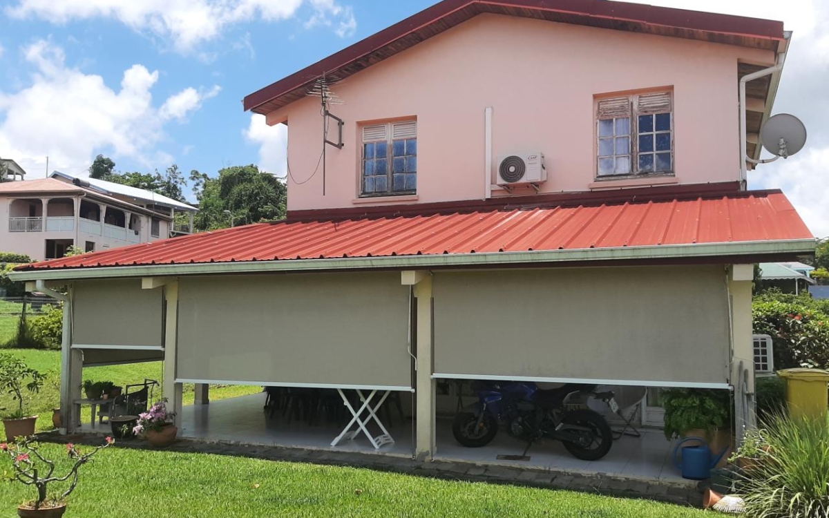 Rivi&egrave;re-Sal&eacute;e Maison T6 avec terrasse et jardin 359 000 &euro; FA