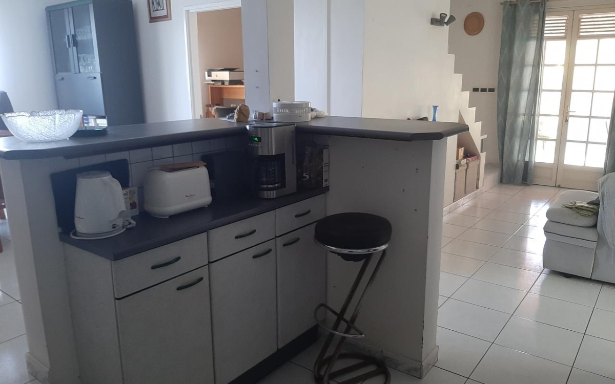 Rivi&egrave;re-Sal&eacute;e Maison T6 avec terrasse et jardin 359 000 &euro; FA