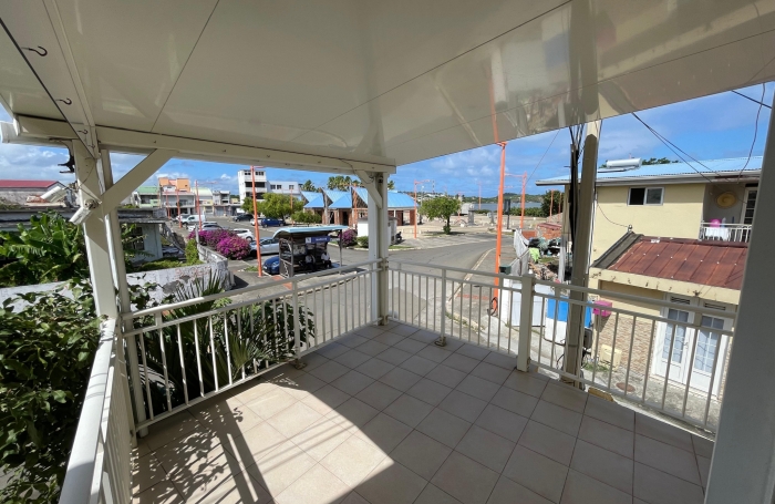 Ensemble immobiliers de trois appartements - Bourg VAUCLIN