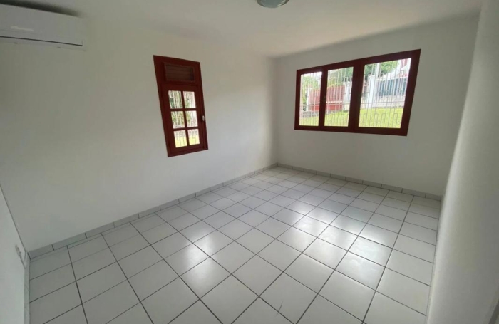 Location Bureaux 267m&sup2; 10 pièces Schoelcher